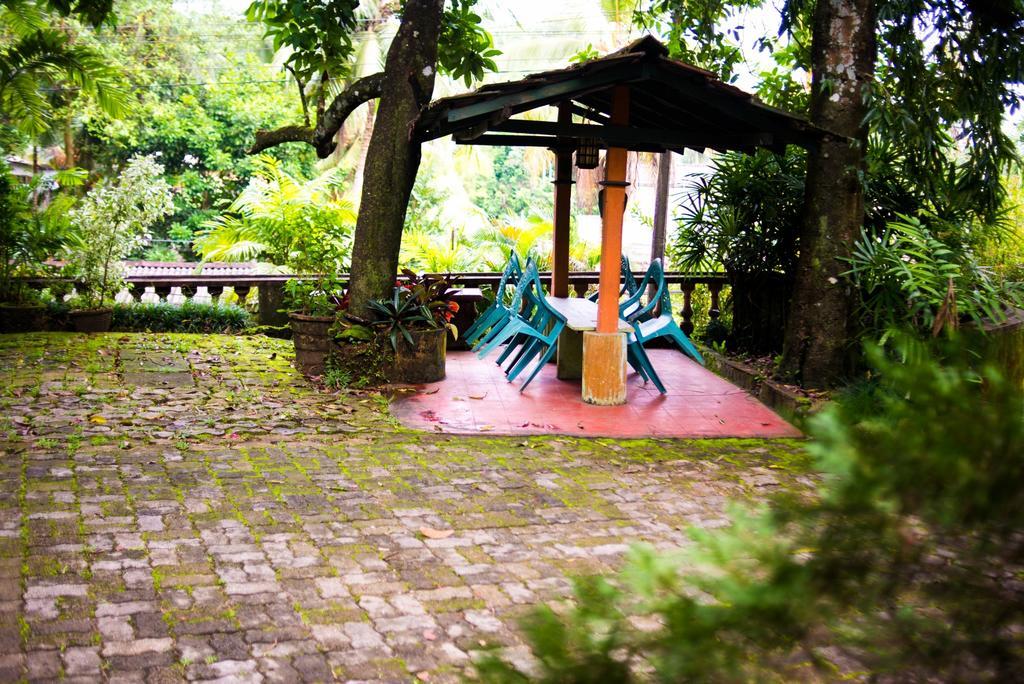 רטנאפורה Hotel Gem Land מראה חיצוני תמונה