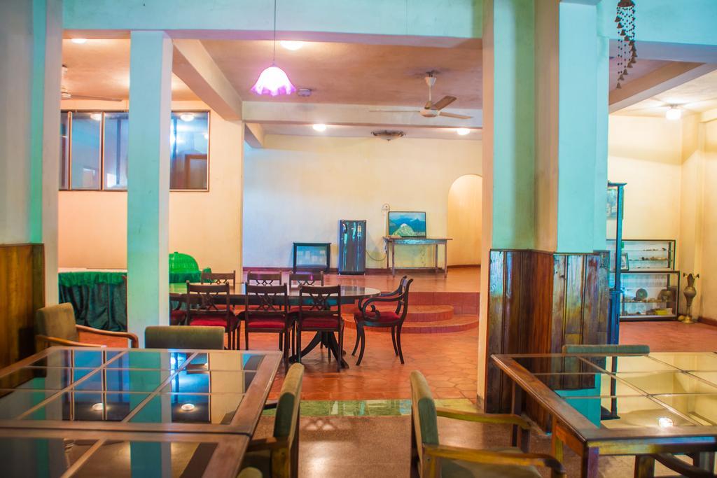 רטנאפורה Hotel Gem Land מראה חיצוני תמונה