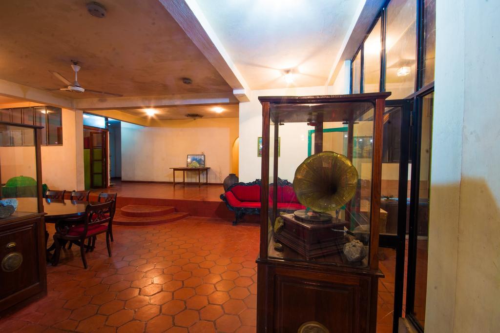רטנאפורה Hotel Gem Land מראה חיצוני תמונה