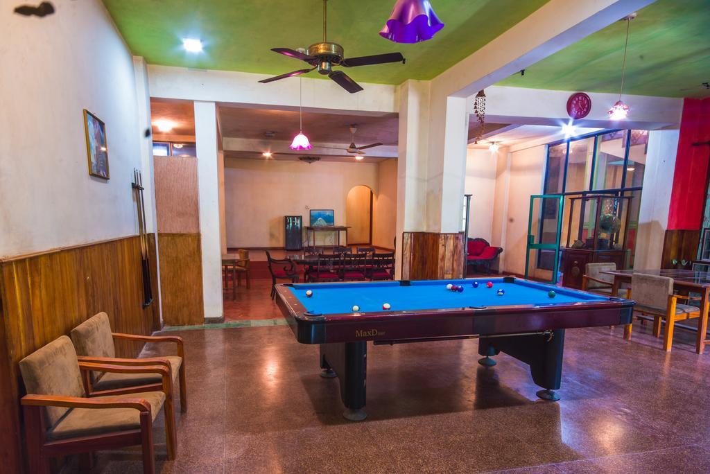 רטנאפורה Hotel Gem Land מראה חיצוני תמונה