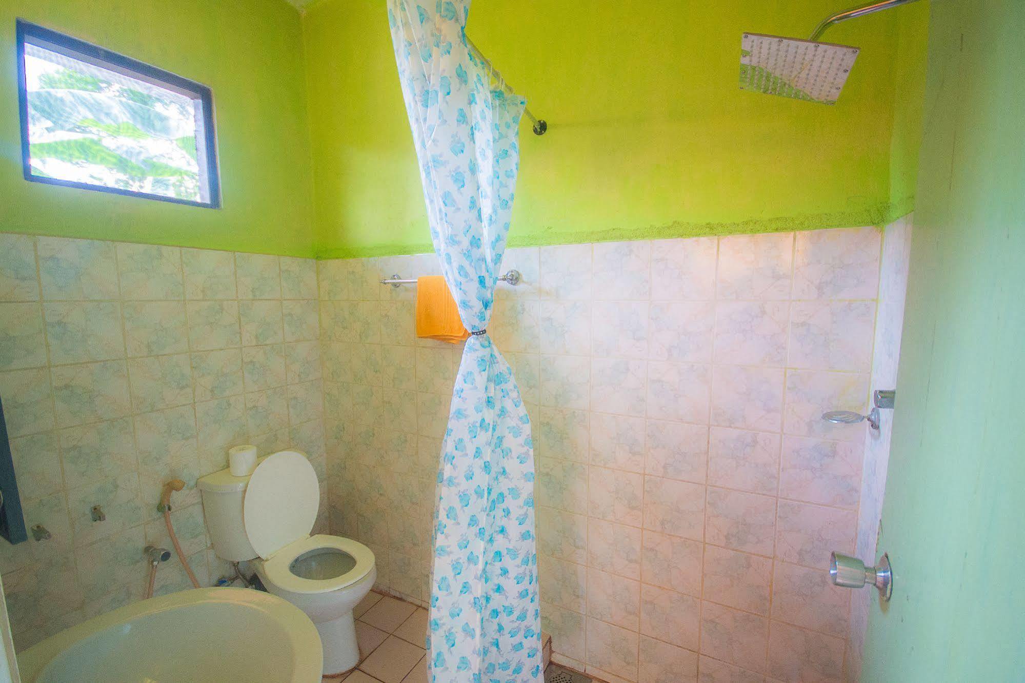 רטנאפורה Hotel Gem Land מראה חיצוני תמונה